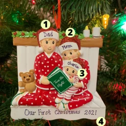 New The Jolly Christmas Shop 4.25" Family Of 3 Reading In Bed Personalized Christmas Ornament OR2025-3