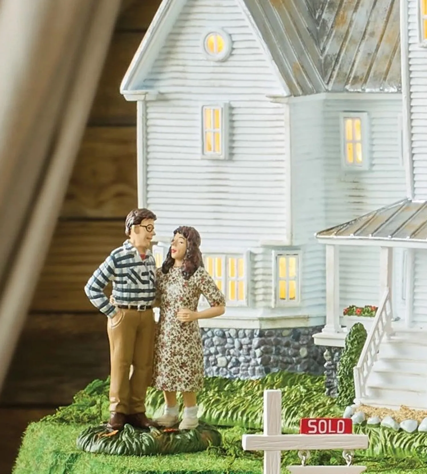 Sale The Jolly Christmas Shop Department 56 Beetlejuice Village Mr. & Mrs. Maitland Figure Exclusive 6014734