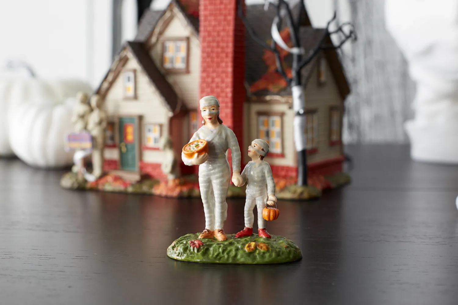 Clearance The Jolly Christmas Shop Department 56 Snow Village Halloween Mommy Treats Figure 6007784
