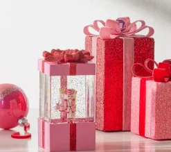 New The Jolly Christmas Shop Raz 7.75" Blushing Pink Christmas Present Water Globe With Nutcracker 4400758