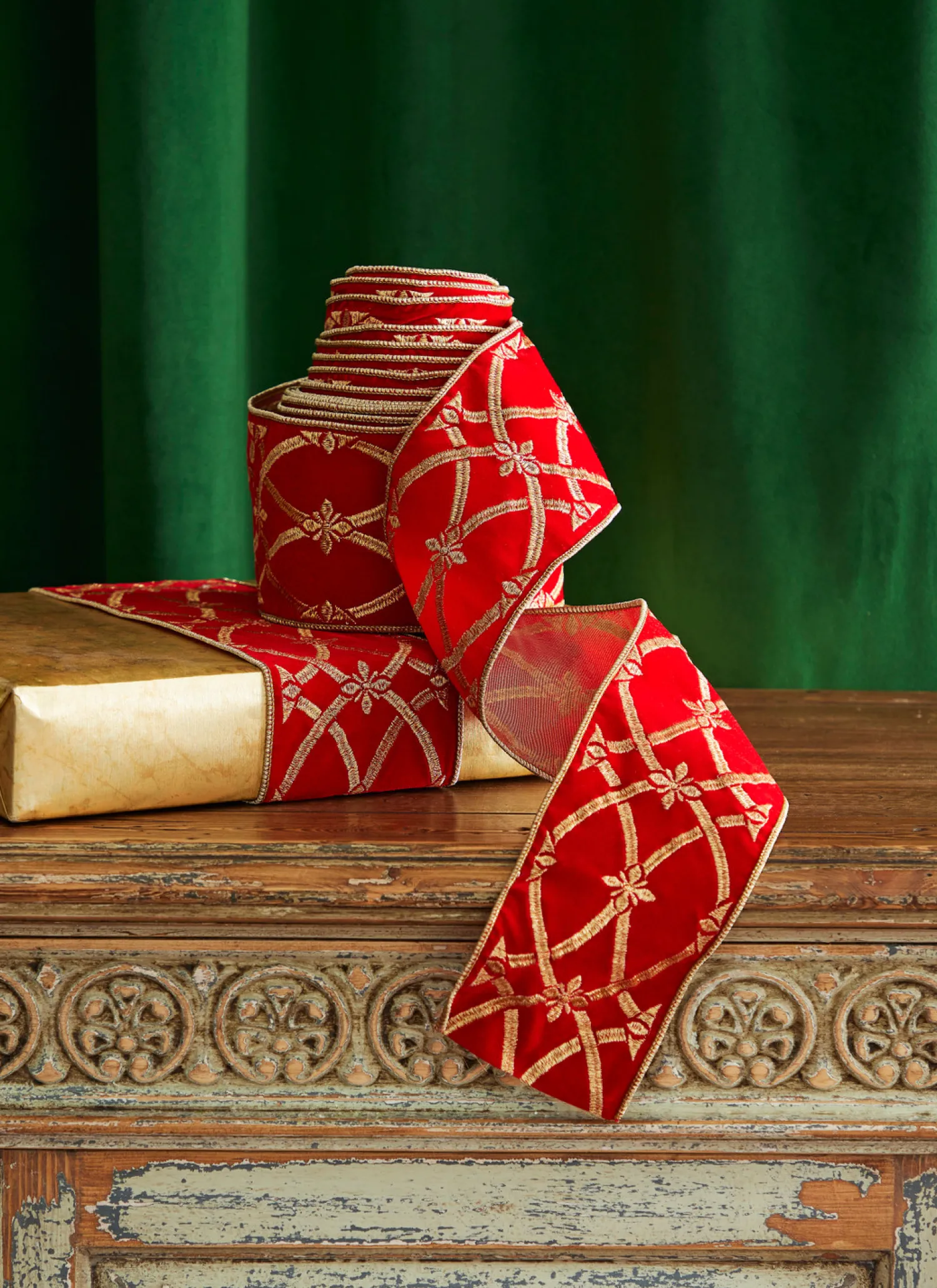 New The Jolly Christmas Shop Raz 4" Red And Gold Patterned Wired Christmas Ribbon R4327721
