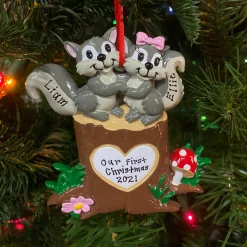 Discount The Jolly Christmas Shop Squirrel Couple On Tree Trunk With Heart Personalized Christmas Ornament OR1890-SQ