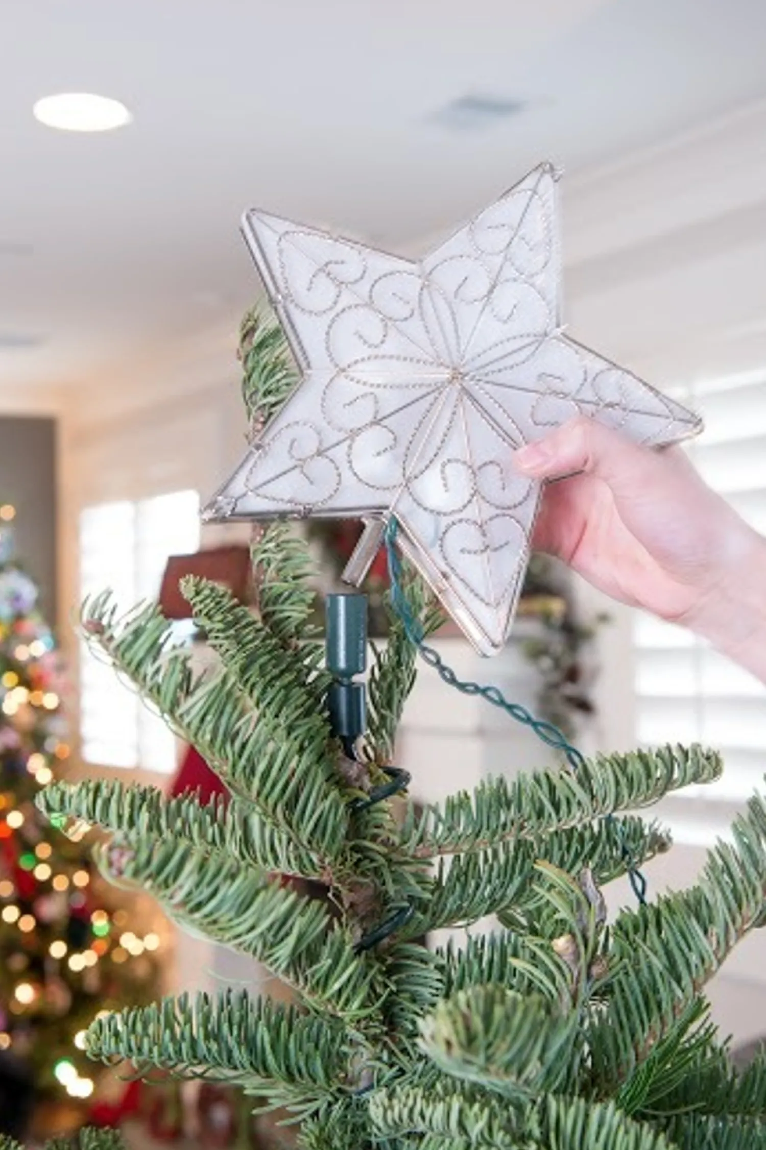 Online The Jolly Christmas Shop Village Lighting Universal Christmas Tree Topper Holder V-11103